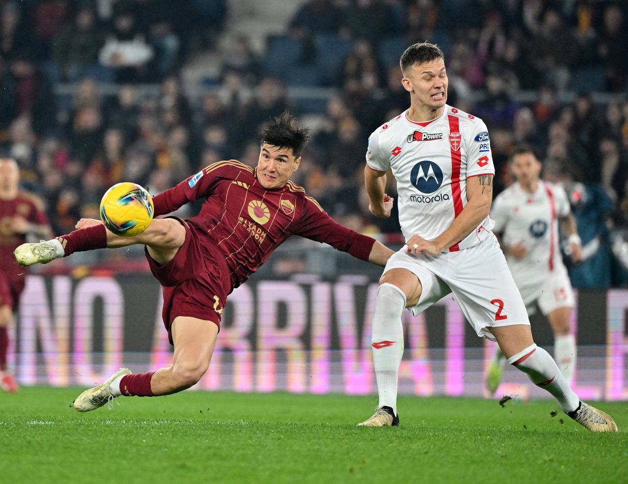 罗马球员集训备战下一轮比赛 罗马球员集训备战下一轮比赛