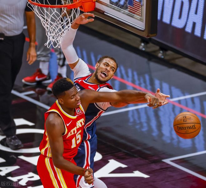 广州队险胜尼克斯，麦科勒姆带队取胜