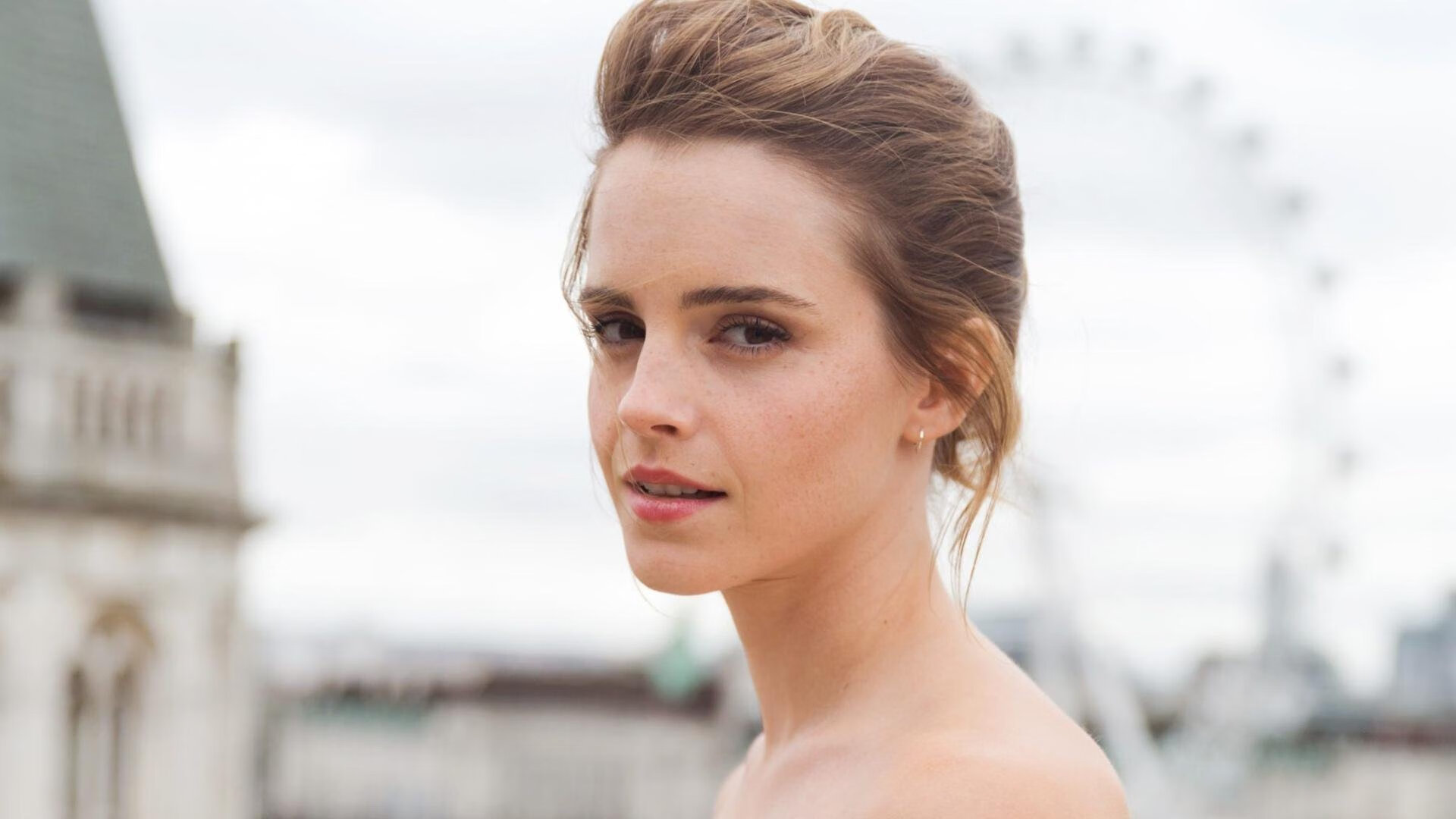 雷火电竞-黄潜艇破浪墨西潮，德甲烽烟映照全球化足球新棋局