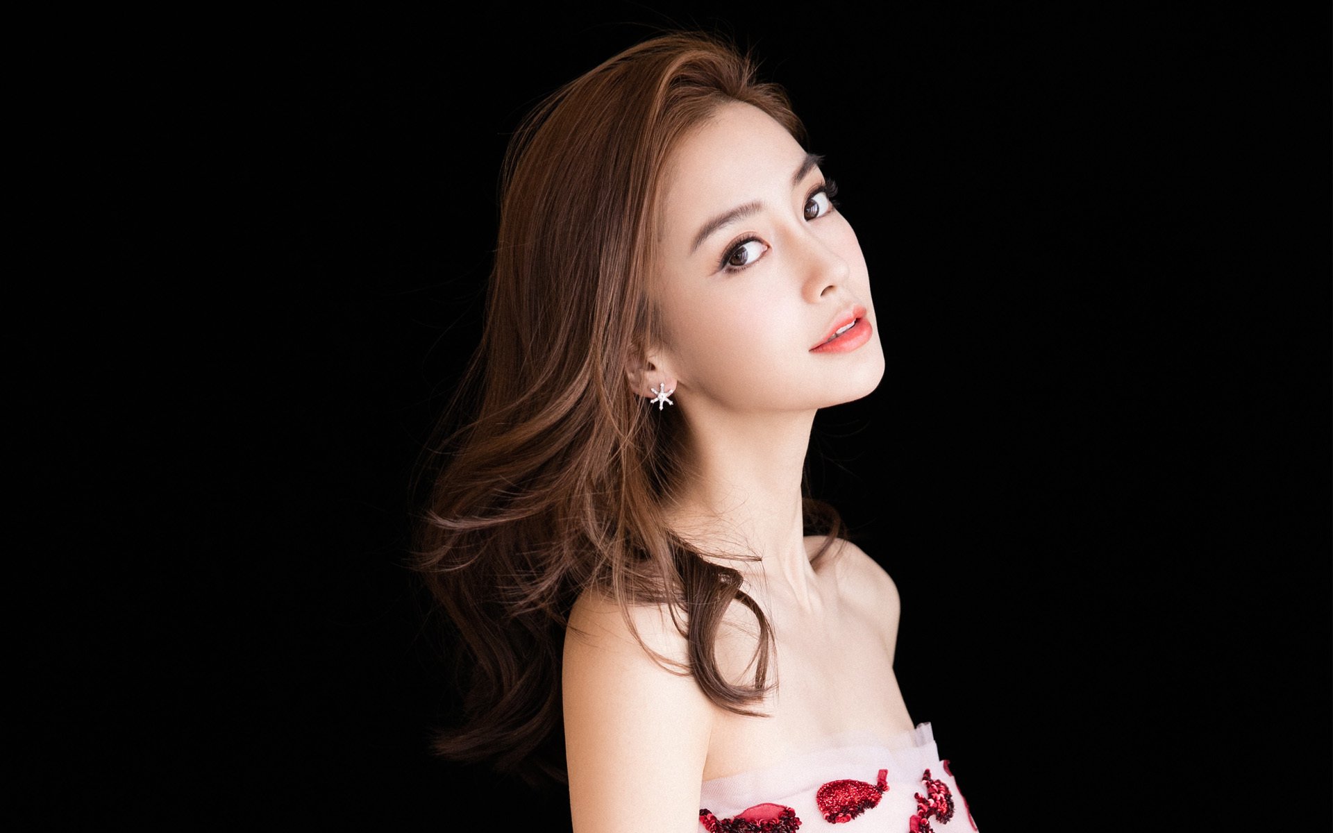 探访与碰撞,西亚卡姆的从容接管与一场跨太平洋的篮球对话