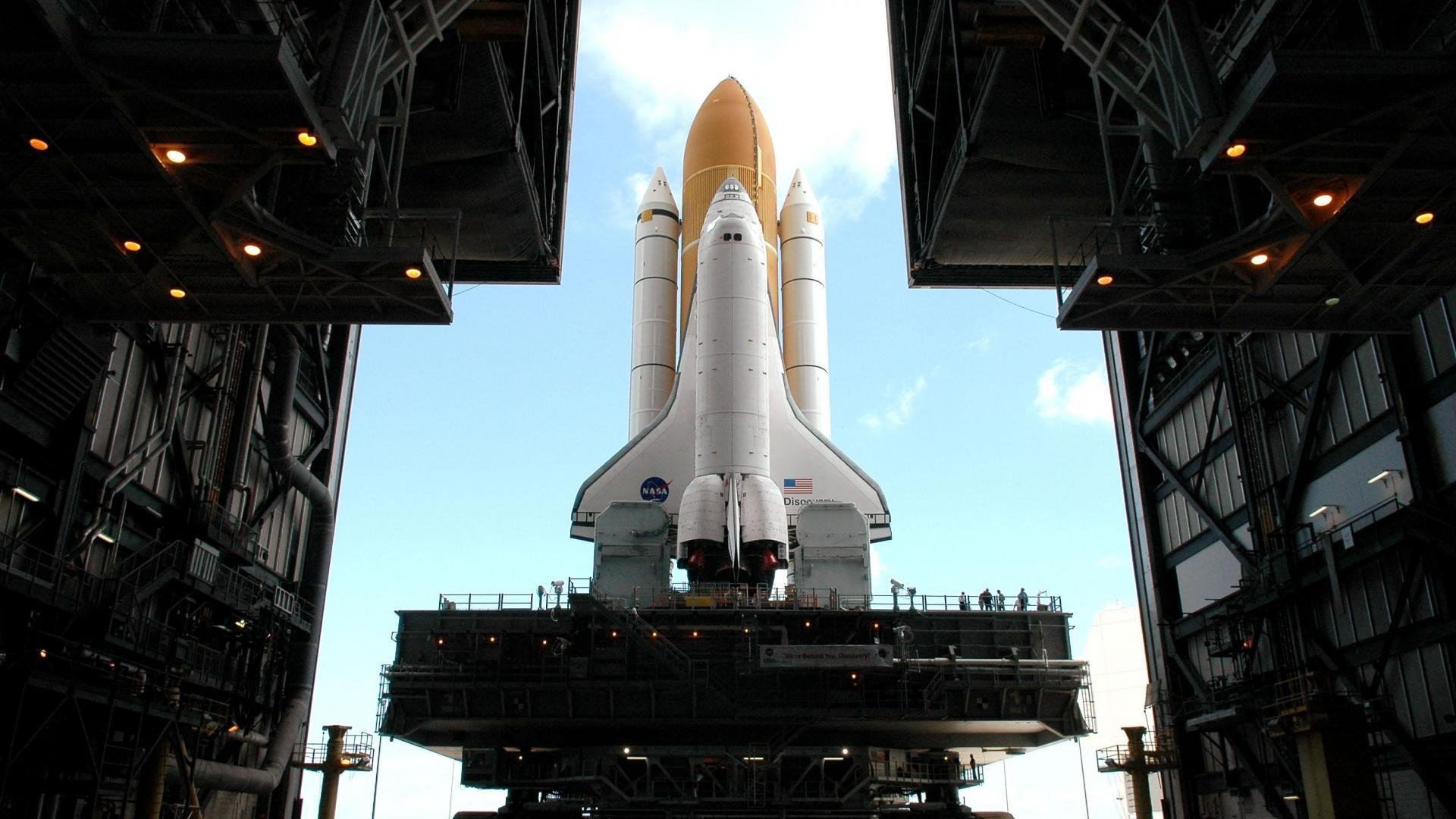 看到您提出的这个充满戏剧张力的主题，我首先感受到一种打破常规的吸引力。这是一个将地域、团队、个人与传奇色彩结合的绝佳故事蓝本