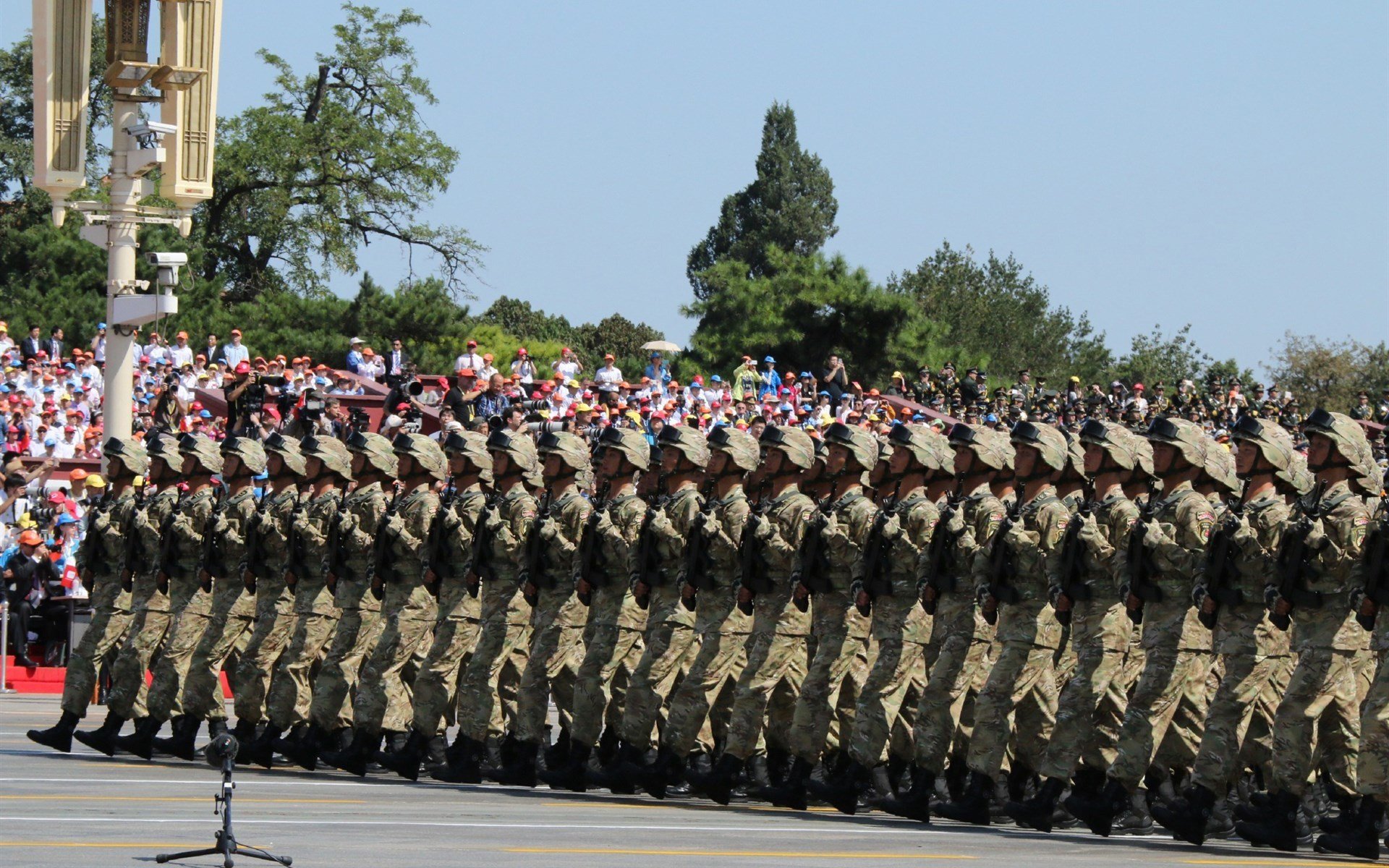 当最锋利的矛刺穿最坚韧的盾,三笘薰一稳定乾坤